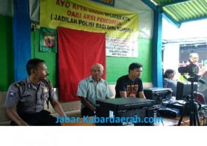 Bhabinkamtibmas Polsek Bantarjati, Monitori Pembuatan E-KTP, Di Kec Bogor Utara