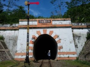 Terowongan Lampegan, terowongan pertama yang dibangun di Tanah Jawa