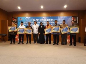 Menteri Keuangan Memberikan Penghargaan Kepada Pemkab Sukabumi