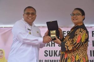 Menteri Pemberdayaan Perempuan Dan Perlindungan Anak Meresmikan Rumah Ibu Dan Anak Bersama Bupati Sukabumi