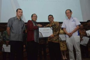 Pemkab Sukabumi Meraih Penghargaan Natamukti Dari Mentri KUKM