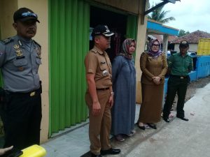 Team Kecamatan Cibarusah Monitoring Pelaksanaan Kegiatan APBDes Sindang Mulya.