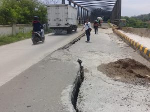 Warga Cibarusah Tuntut Pemda Kabupaten Bekasi Segera Perbaiki Jembatan Loji Jangan Tunggu Ada Korban Jiwa
