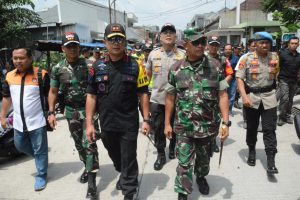 Kapolda Jabar Bersama Pangdam III Siliwangi Lakukan Pengecekan TPS Di Wilayah Bogor Kota