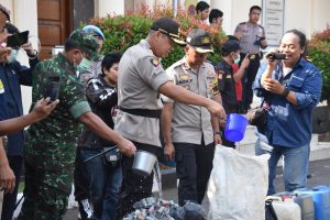 Pemusnahan Barang Bukti Miras Dan Petasan Oleh Polres Bogor