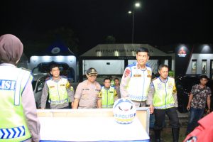 Kapolda Jabar Di Dampingi Kapolres Purwakarta Cek Jalur Cipali Dan Rest Area