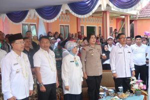 Kapolres Cianjur Tanda Tangani MOU Program Bantuan Non Tunai Di Desa Kertajadi, Kec. Cidaun Kab. Cianjur