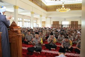 Polda Jabar Melaksanakan Kegiatan Istighotsah Dan Tabligh Akbar Dalam Rangka Hari Bhayangkara Ke – 73
