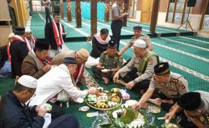 Dir. Binmas Polda Jabar Berikan Tausyiah Kamtibmas Di Masjid Besar Jami Cipaganti