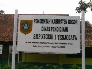 SMPN 1 Tenjolaya Diduga Pungut Uang Seragam Sekolah