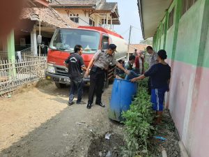 Masyarakat Cariu Peroleh Air Bersih Dari Giat Baksos Polsek Cariu Polres Bogor