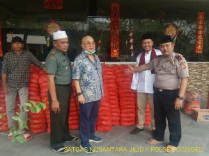 Bantuan CSR Dalam Bentuk Beras Kepada Masyarakat Oleh PT.BJM Dan Polsek Cigudeg Polres Bogor