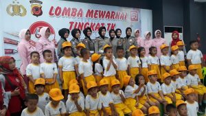 Masih Menyambut Bhayangkara Ke – 64 Sat Lantas Polres Cirebon Menggelar Kegiatan Lomba Mewarnai Tingkat Sekolah