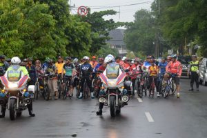 Gowes Kapolres Indramayu Polda Jabar Dalam Rangka Transportasi Sehat Merakyat