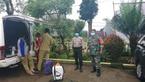Polsek Purabaya Polres Sukabumi Lakukan Penyemprotan Disinfektan