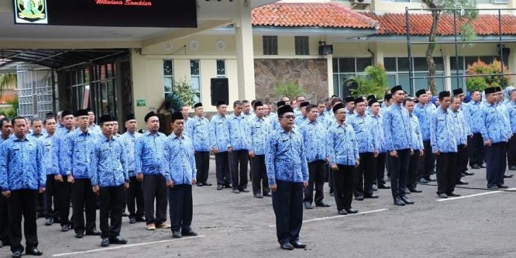 Gaji Scg Sukabumi : PABRIK SEMEN: SCG Targetkan Pabrik di Sukabumi Selesai ... : Selang 5 hari ...