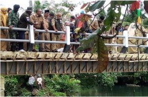 Jembatan Cipamarangan Di Resmikan Bupati, Warga Surade Menyambut Gembira