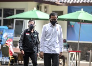 Presiden Jokowi Tinjau Simulasi Vaksinasi Covid-19 di Bogor