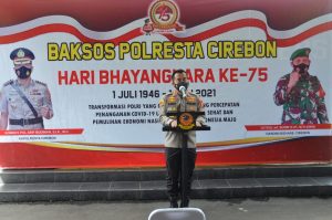 Peringati Hari Bhayangkara ke-75, Polresta Cirebon Salurkan 1000 Paket Baksos