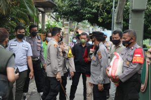 Polresta Bogor Kota Gelar Bakti Sosial Vaksinasi dan Bagi Sembako