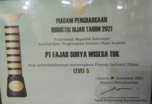 PT. Fajar Surya Wisesa Menerima Penghargaan Industri Hijau
