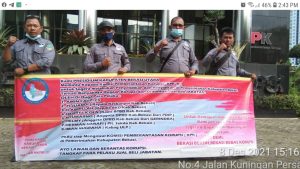 Heboh…, Beredar Foto Bentangan Poster Di Group WA Terkait Dugaan Jual Beli Jabatan Di Kab. Bekasi
