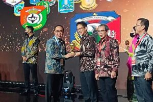 Pemkab Sukabumi Menerima Penghargaan UHC Award Tahun 2023 Dari Kemenko PMK Republik Indonesia