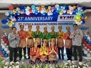Tari Saman SMPN 8 Metland Cibitung Warnai Acara 27th Anniversary PT. Yutaka Manufacturing Indonesia.