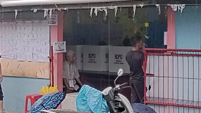 Antusias Warga RW.013 Wanajaya Cibitung Kabupaten Bekasi Ditengah Hujan Deras Melakukan Pencoblosan Pemilu Di TPS 72 dan 73 Demi Indonesia