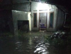 Jelang Buka Puasa Kampung Bojongsempu Cilebut Barat di Landa Banjir Setinggi 1 meter