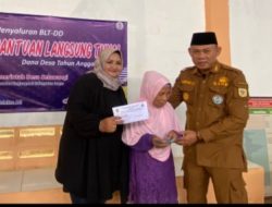 Pemdes Selawangi Laksanakan Pembagian BLT – DD Pada Masyarakat Penerima Manfaat